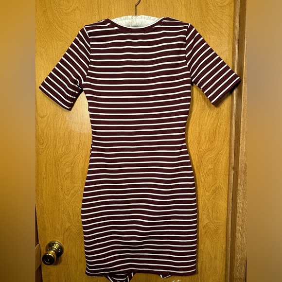 Iris Body Contour Dress With Stripes size medium - Picture 4 of 10